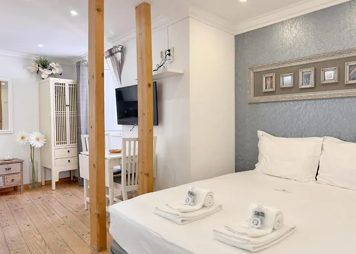 Comfort In The Heart Of Alfama #1985 Lisboa